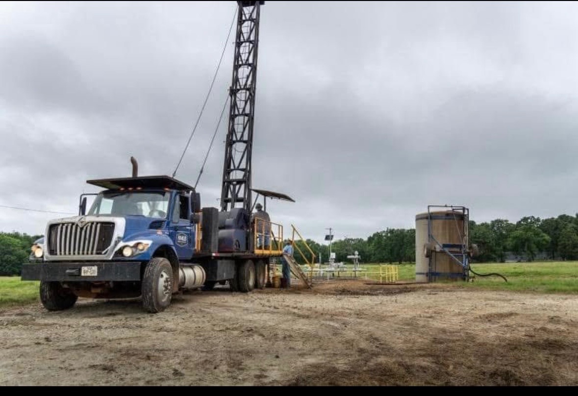 KMLB rig truck at wellsite